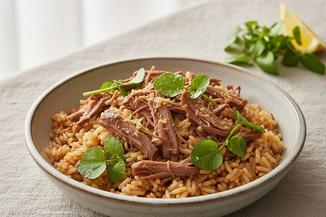 Arroz de costela desfiada com agrião
