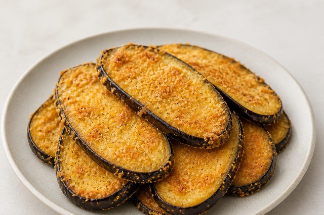 Berinjelas empanadas e crocantes no forno
