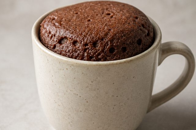 Bolo de caneca de cacau com xilitol