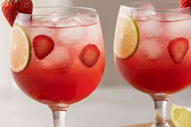 Caipirinha de Saquê com Morangos