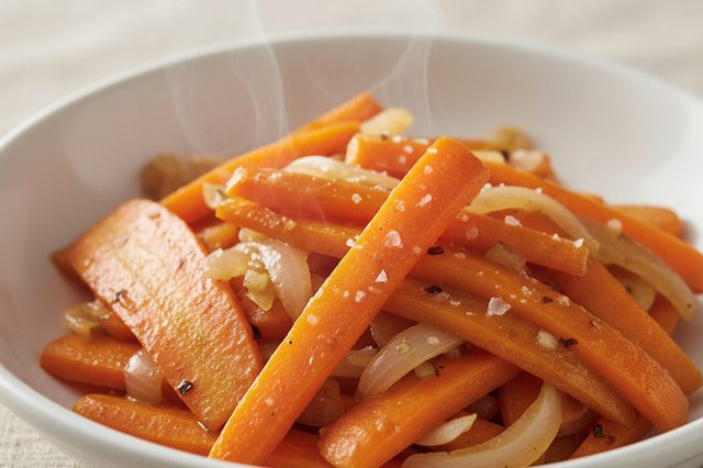 Cenoura refogada com cebola