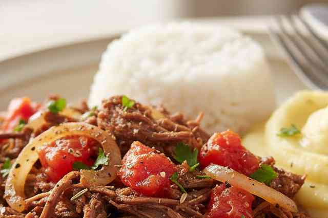 Desfiado de carne