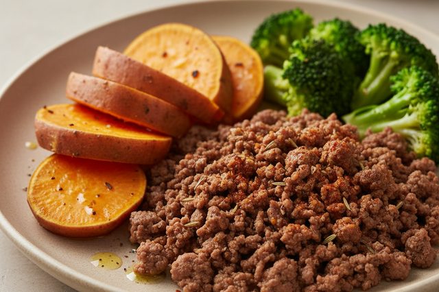 Marmita de Carne com Batata Doce e Brócolis