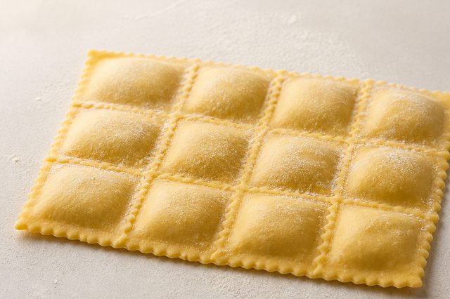 Massa fresca de ravioli com ovo e azeite