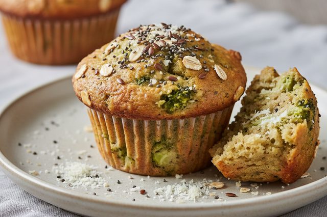 Muffin de brócolis com aveia e sementes