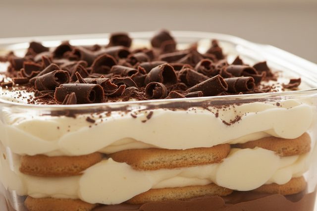 Pavê de creme branco e chocolate