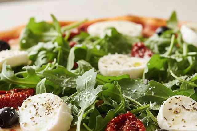 Pizza de Rúcula com Mussarela de Búfala