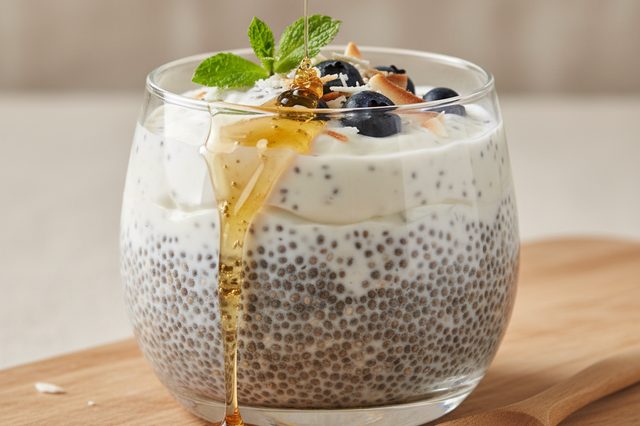 Pudim de chia com leite e mel