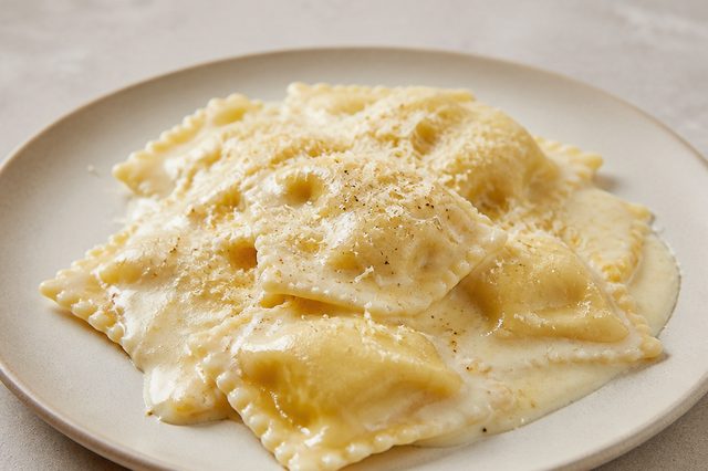 Ravioli ao molho de queijos