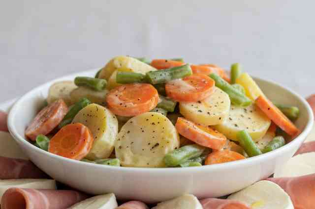 Salada Mista com Frios