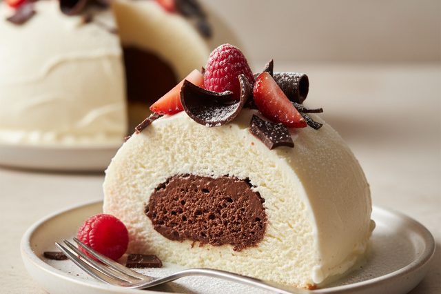 Sorvete de creme recheado com mousse de chocolate