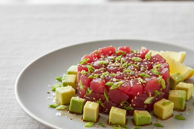 Tartare de atum com avocado e gengibre