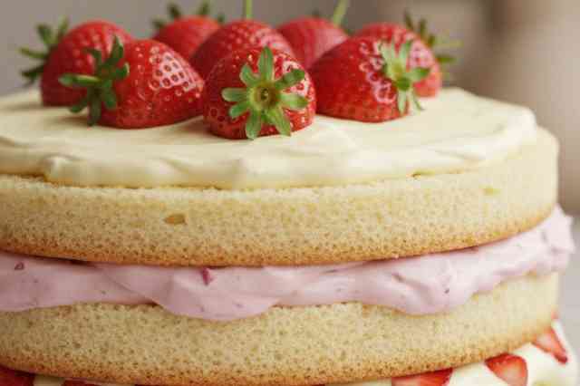Torta de Morango “Doce Paixão”