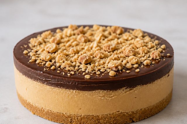 Torta de paçoca com ganache e doce de leite