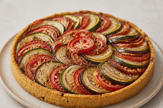 Torta ratatouille com base de grão-de-bico